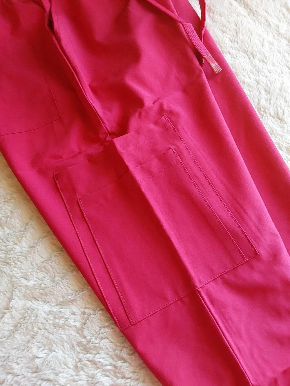 🌺 NWT Cozyfit Bright Pink Medical Scrub Set - Picture 13 of 15